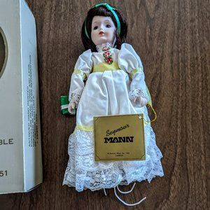 Vintage 1985 Seymour Mann Collectible Porcelain Doll #451